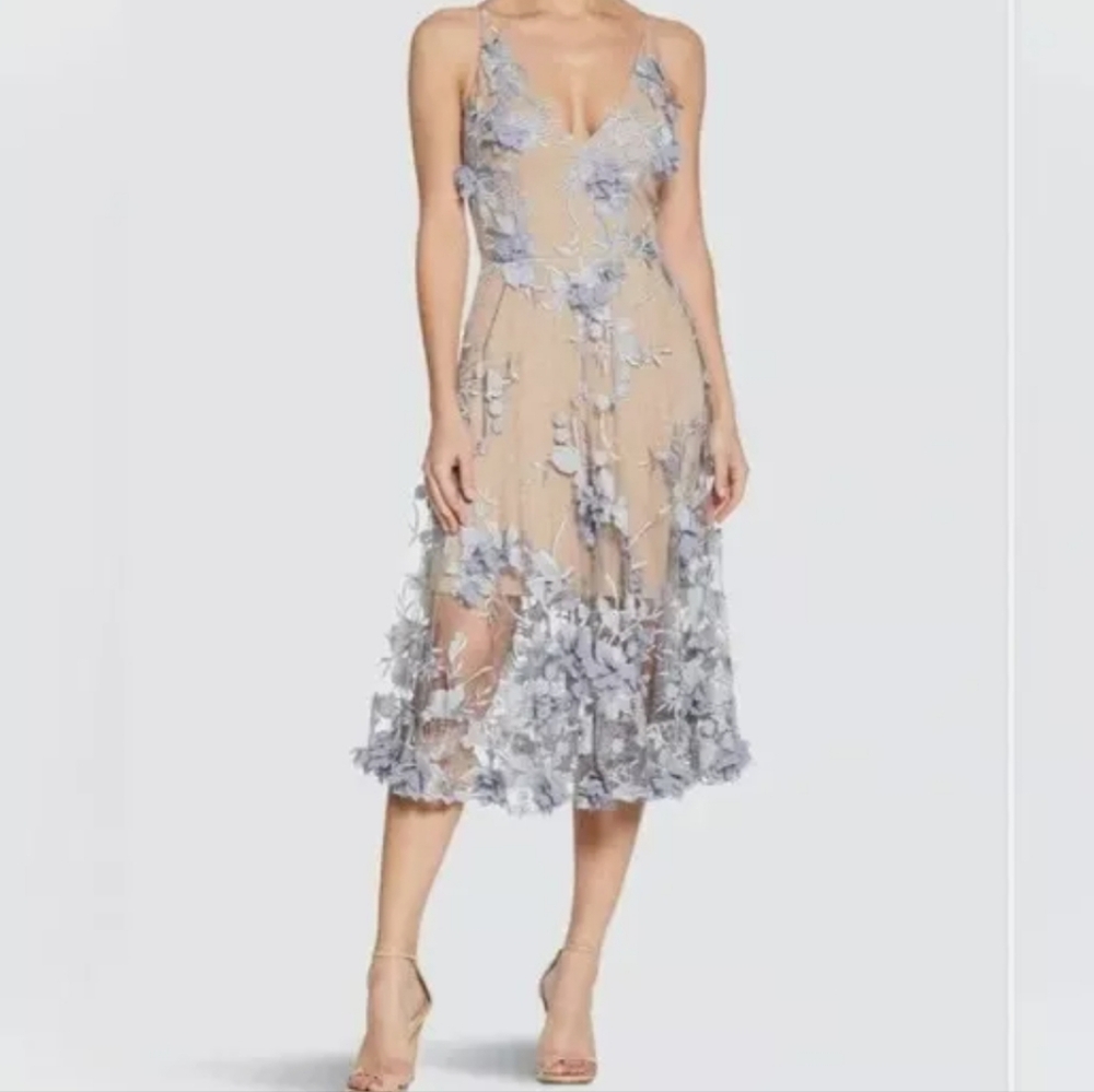 NWT Dress The Population Audrey Deep V-Neck Lace Dress, Nude/Baby Blue, SIZE XS